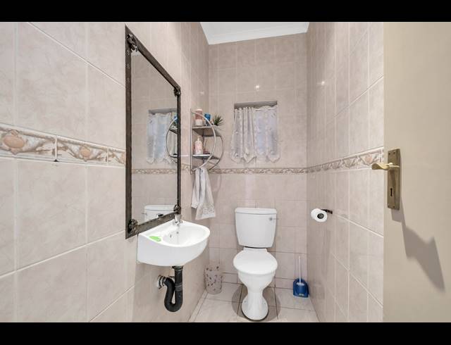 4 BEDROOM HOUSE FOR SALE IN GALLO MANOR
